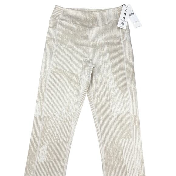 NWT CALVIN KLEIN Soft Stretch Sport Printed 7/8 Legging Size Small - Picture 3 of 6